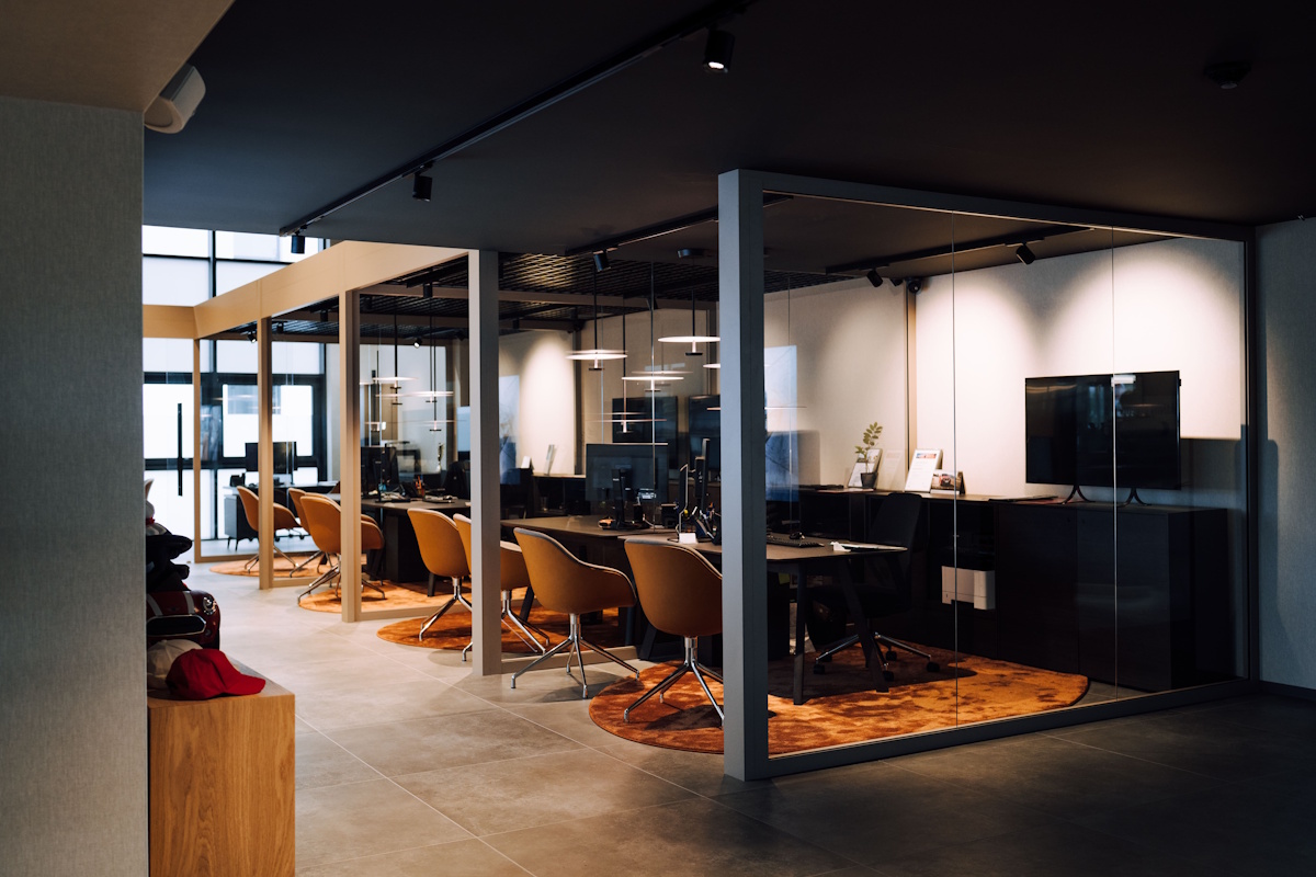 BMW, CBRE Office roka