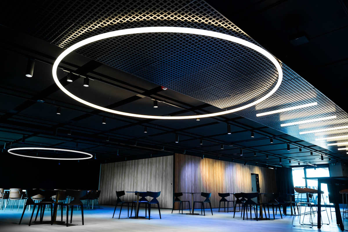 BMW, CBRE Office roka